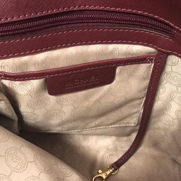 Michael Kors Medium Tote Bag with matching Wallet - Picture 3 of 8