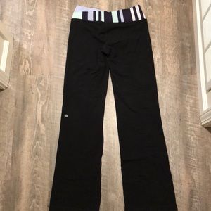 Lulu Lemon Black long yoga pants size 8