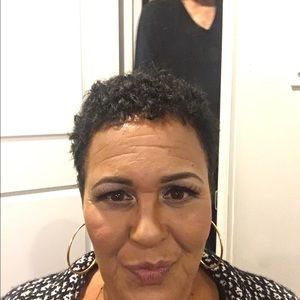 Meet your Posher, Sharon