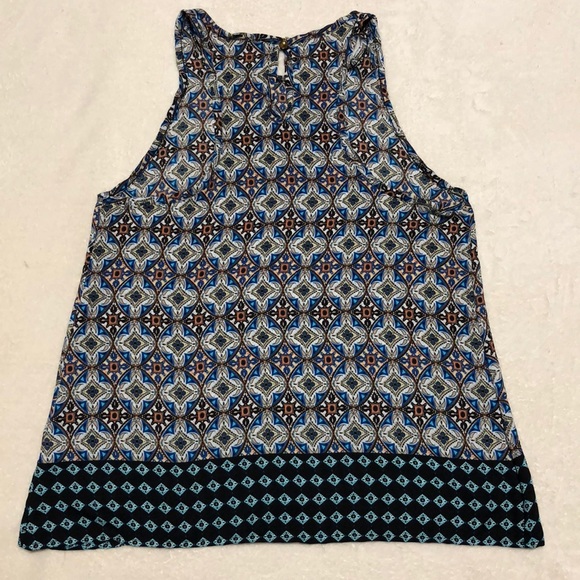 Ooh La La Sleeveless Top - Picture 2 of 6