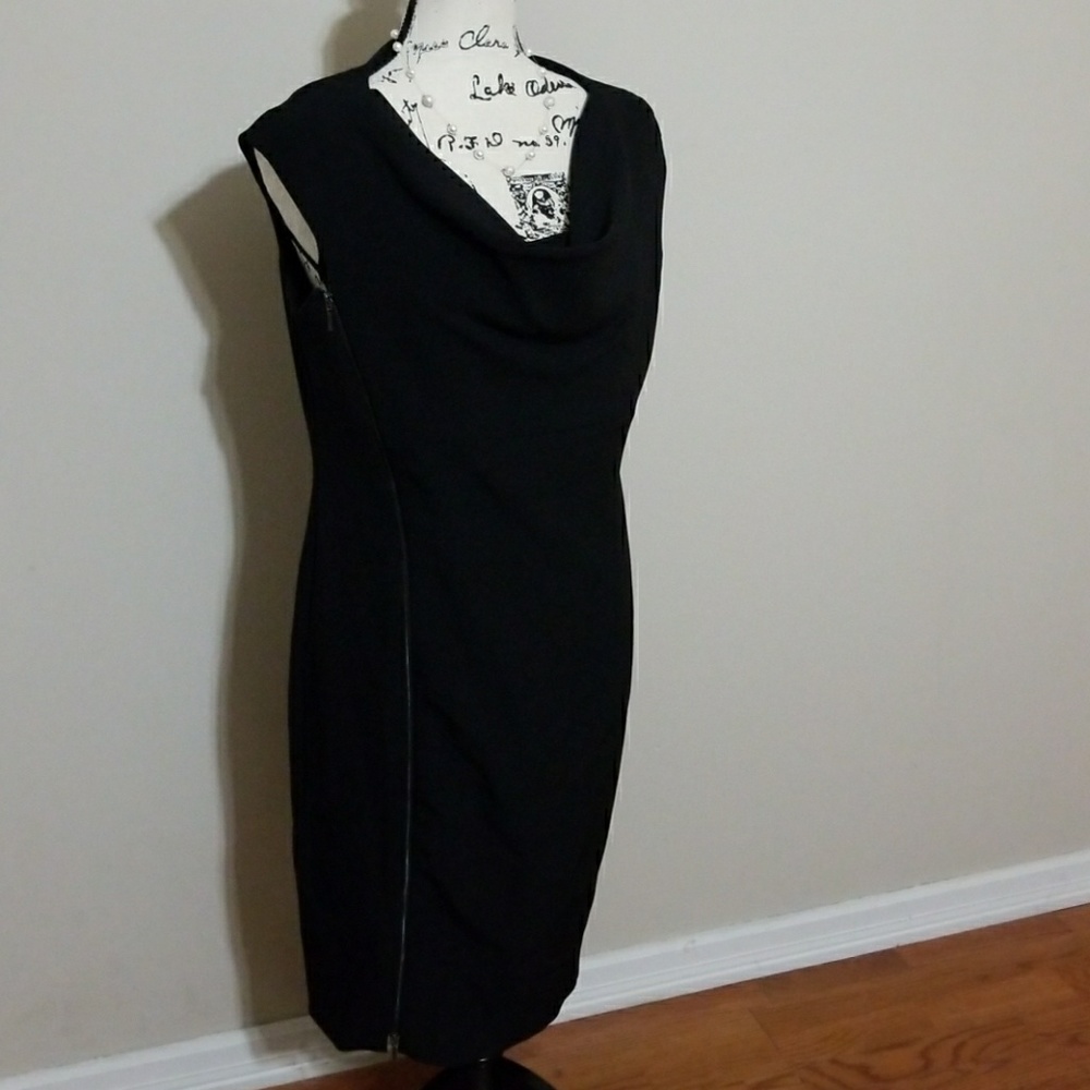 Black sleeveless dress