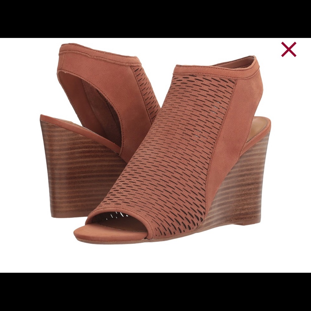 🎉HP🎉Steve Madden peep toe winny wedges NWT