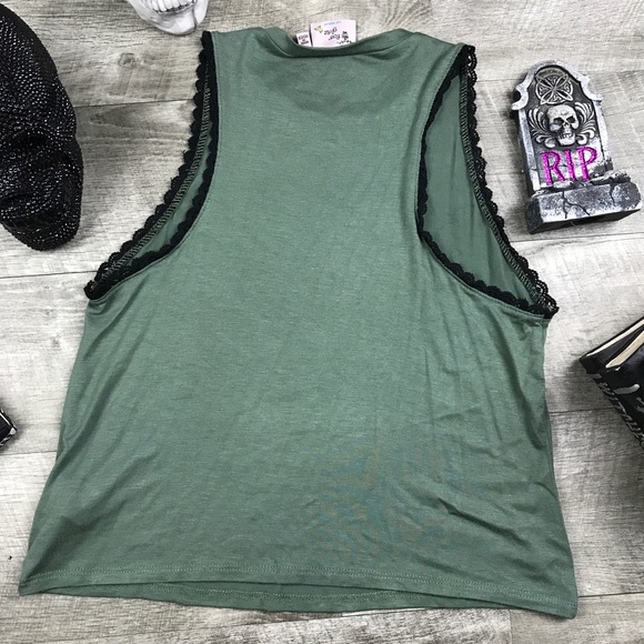 Green love to death crop tank top - Picture 5 of 5