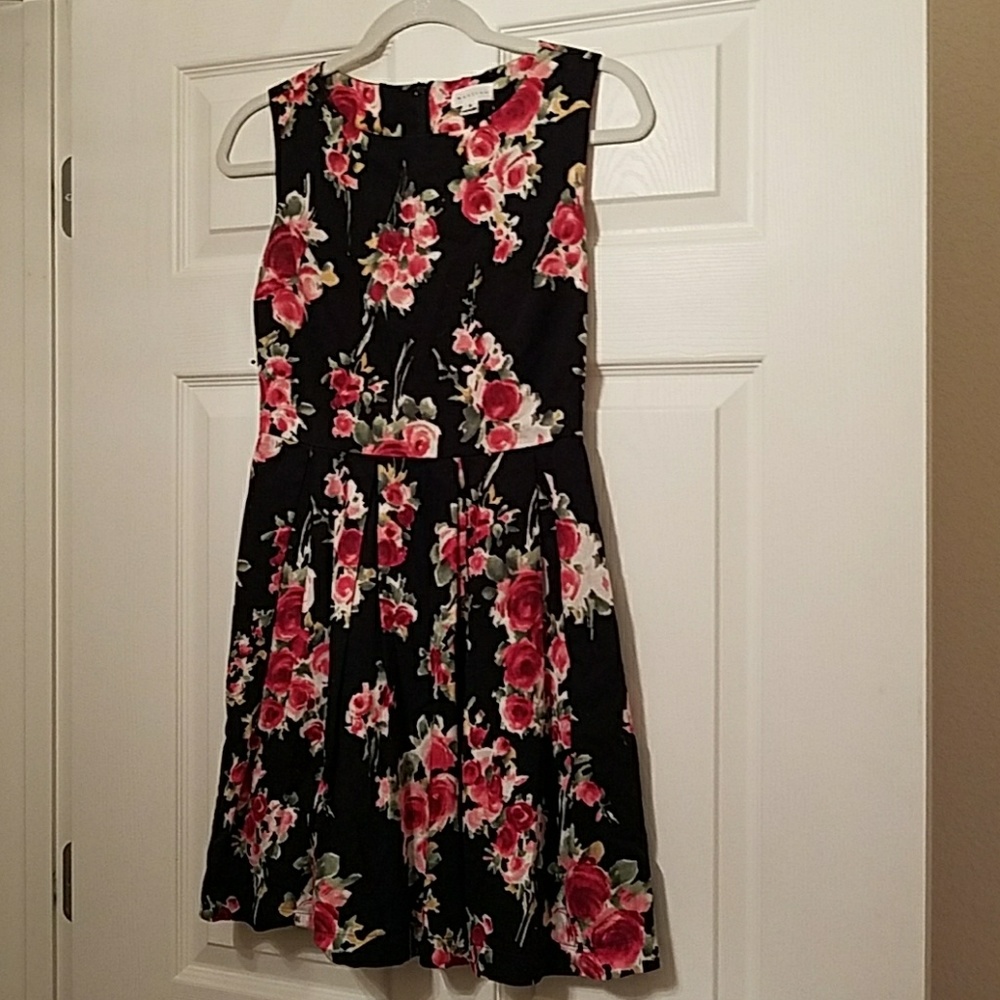 Monteau Black floral A-line dress