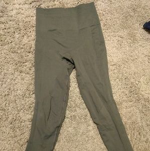 Lululemon Zone in crops