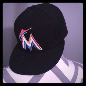 Marlins Fitted hat size 7. 55.8 cm by 59Fifty
