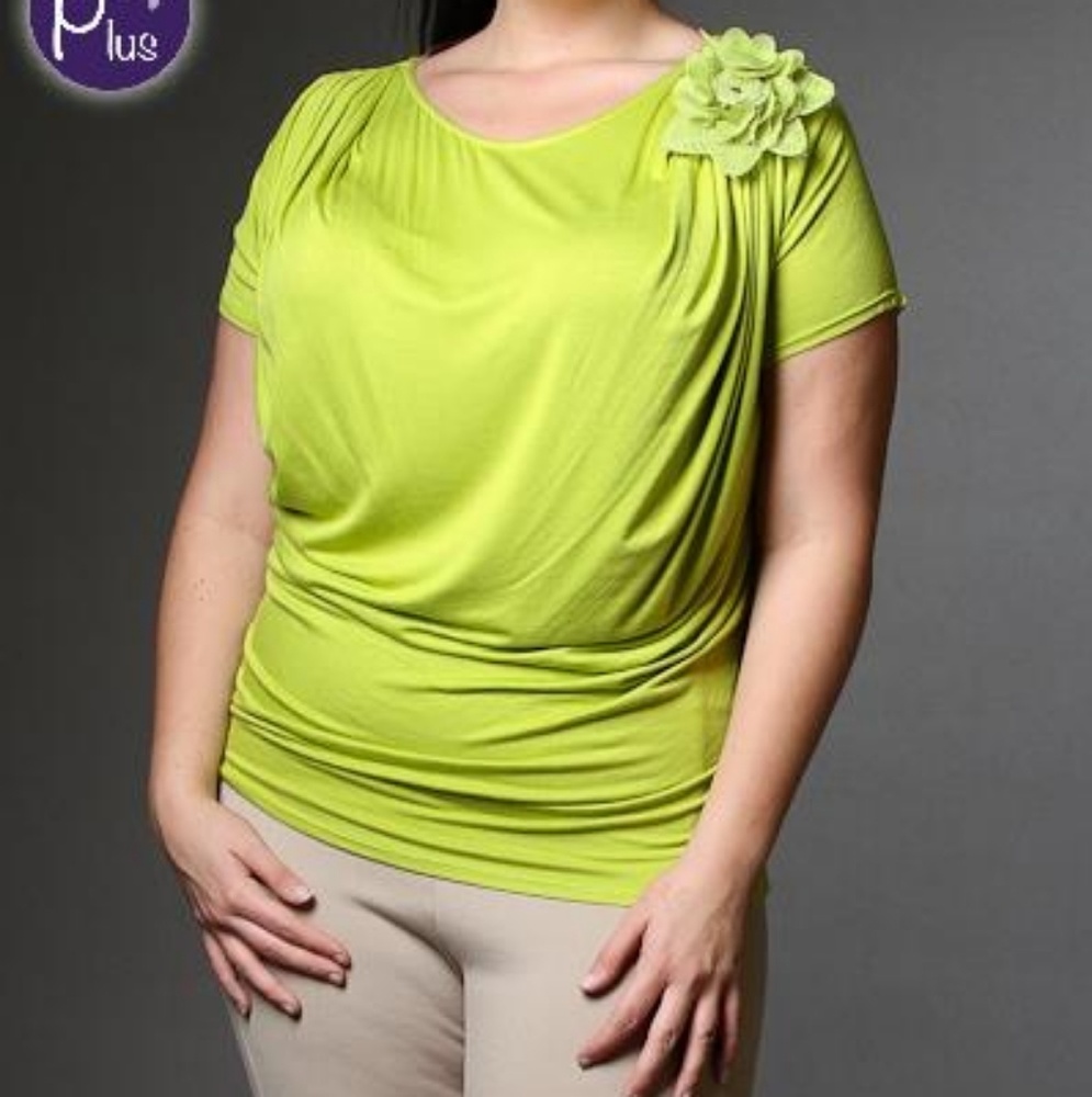 Cute Lime Flowered Plus Top - Picture 2 of 3