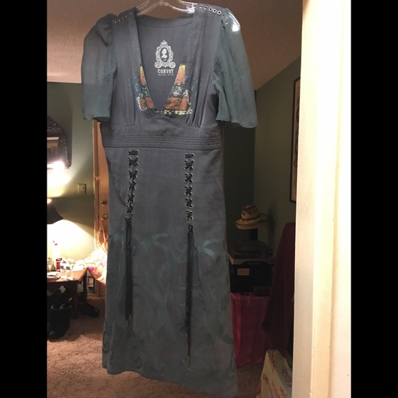 Rock n Roll elegance. - Picture 2 of 6