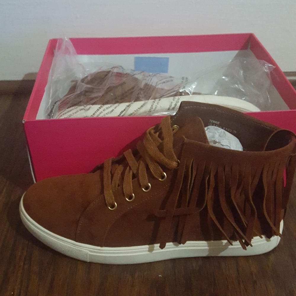 Sneakers