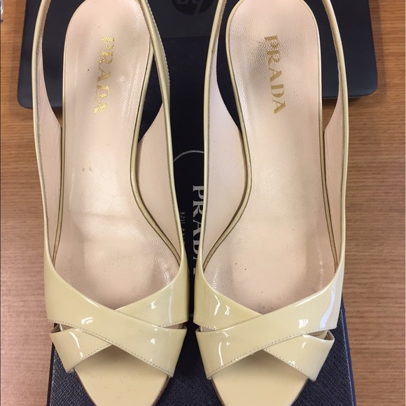 Prada white kitten heels (practically new!) - Picture 3 of 5