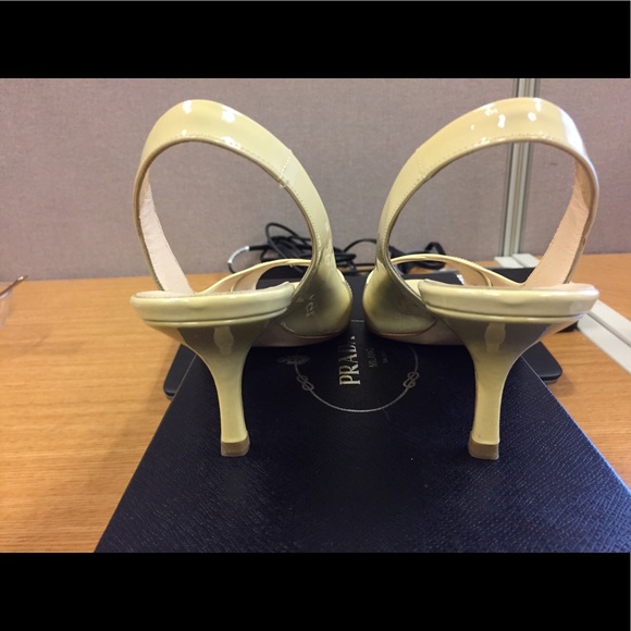 Prada white kitten heels (practically new!) - Picture 4 of 5