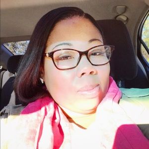 Meet your Posher, Latonya