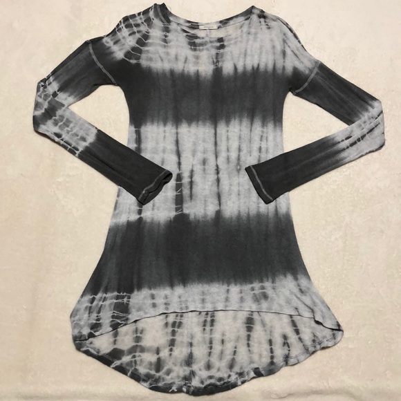 12PM by Mon Ami Top - Picture 2 of 7