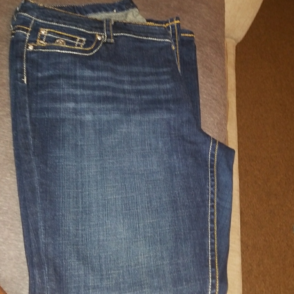 Lovely blue denim seven jeans
