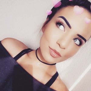 Meet your Posher, Destiny