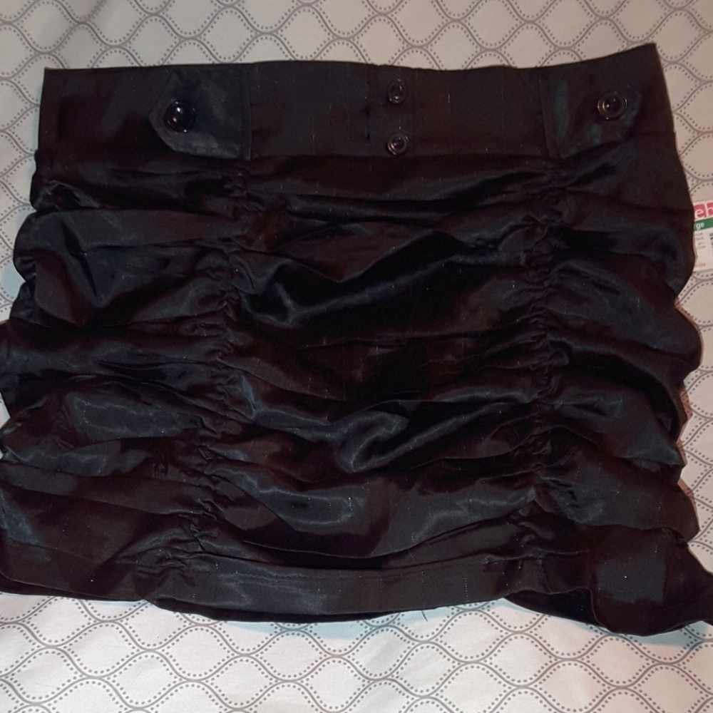 Valia black ruffled mini skirt size large