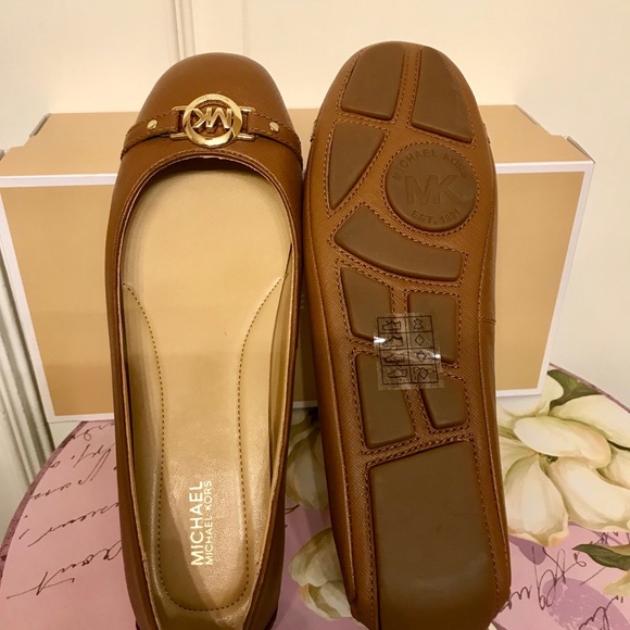 Michael Kors Hampton Brown Moccasin Loafer Flats - Picture 3 of 4