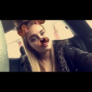 Meet your Posher, Kayla