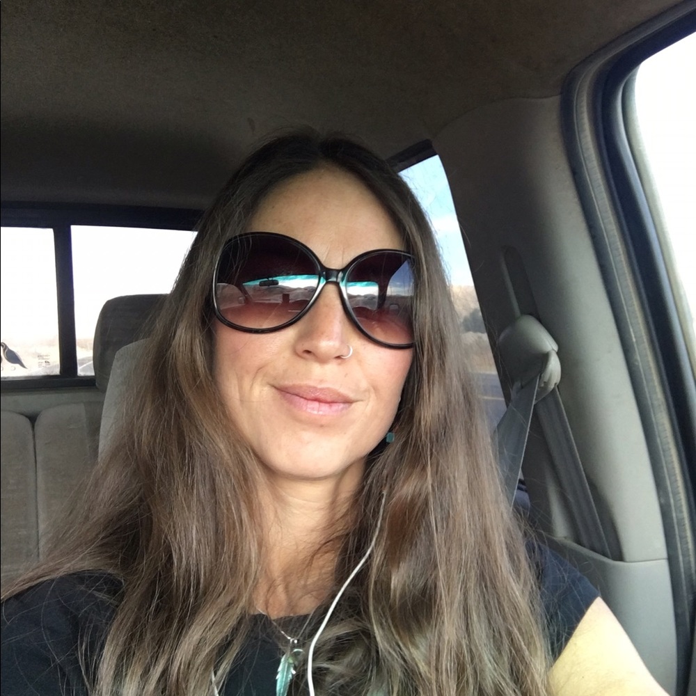 Meet your Posher, Cassandra