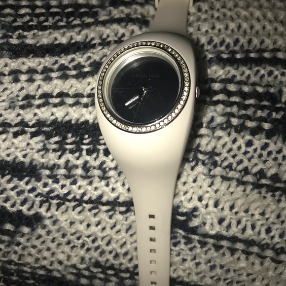 Michael Kors White Watch - Picture 2 of 2