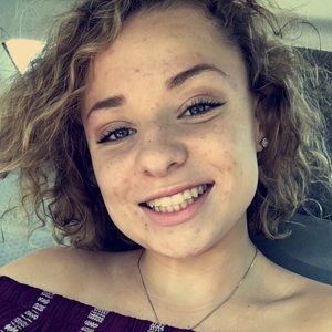 Meet your Posher, Devanne