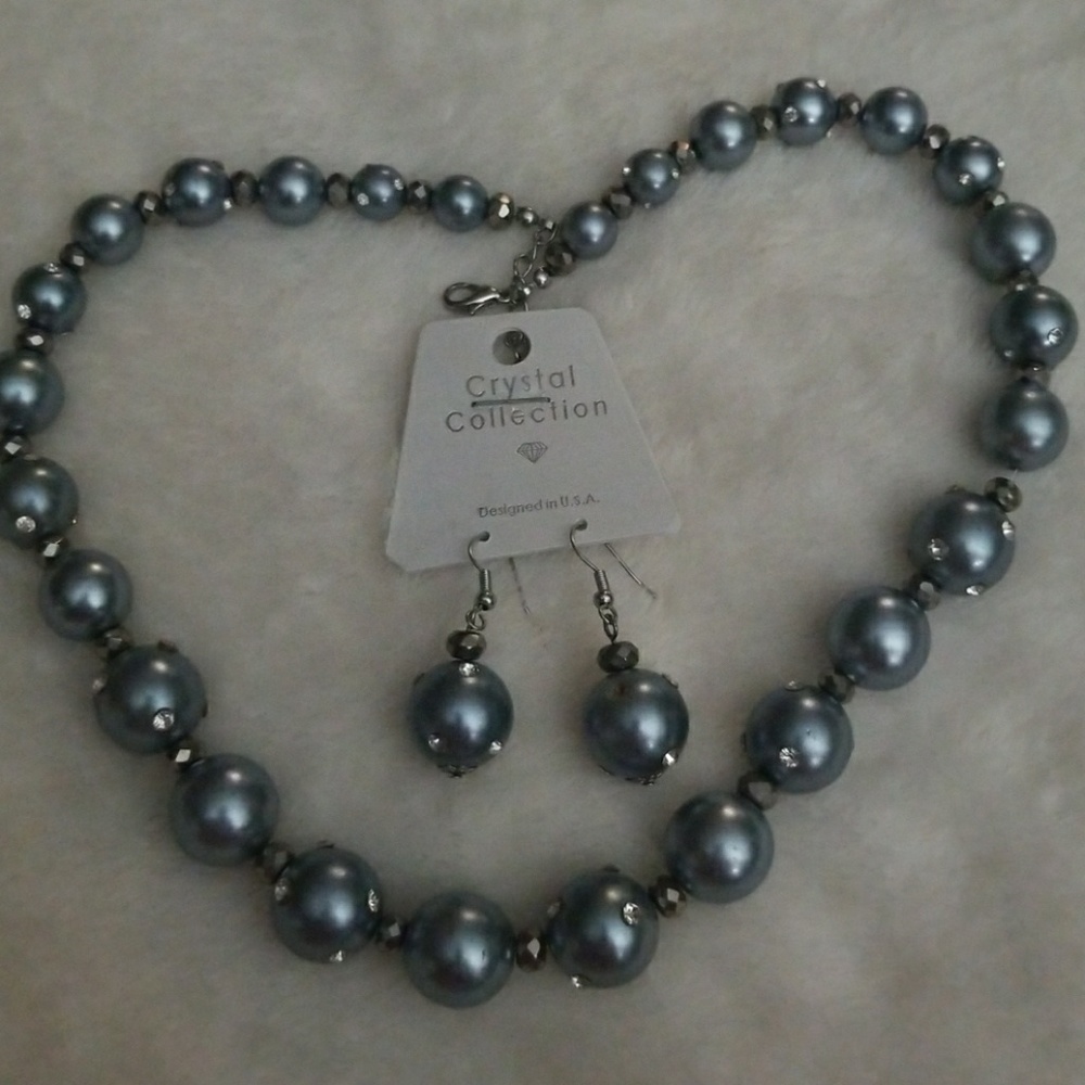 Crystal Collection Grey and Crystal Necklace set