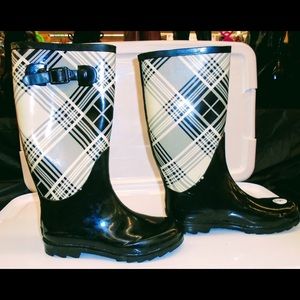 Gently Used Henry Ferrera Rain Boots Size 8/9