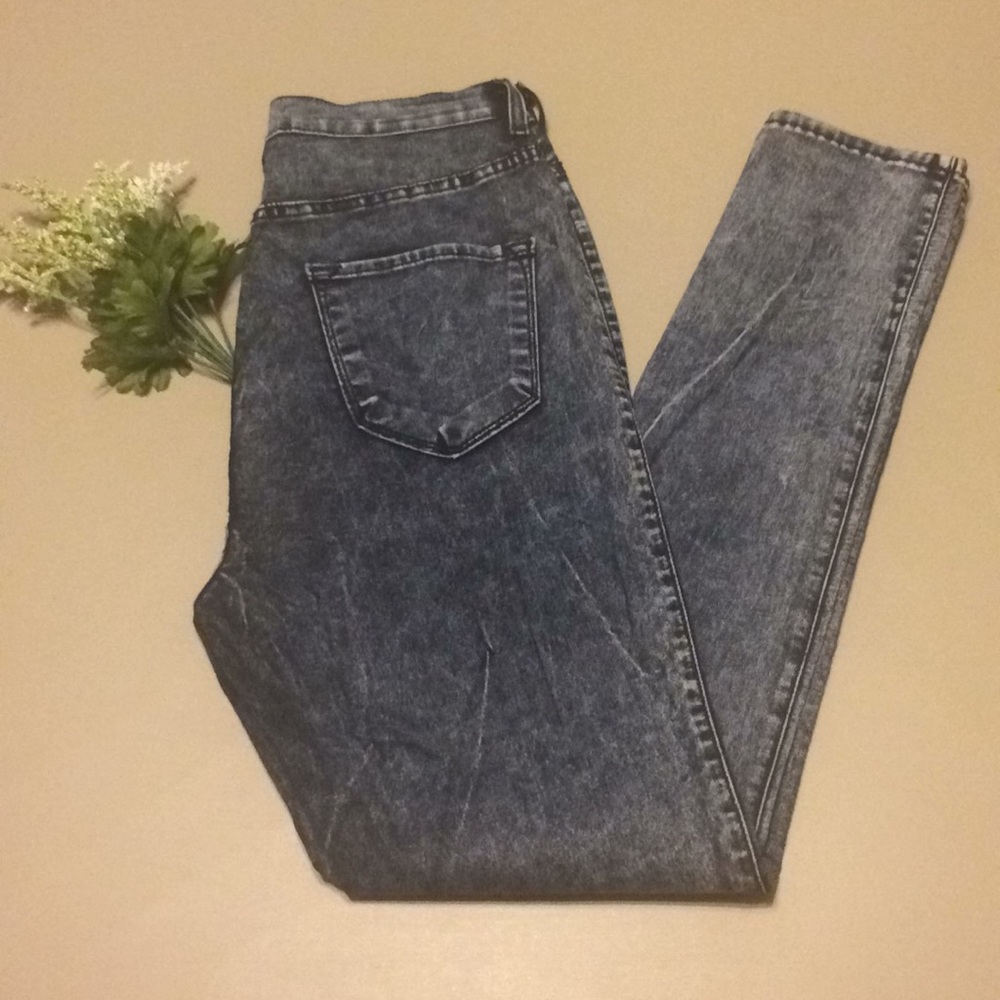 EUC. Super high waisted denim