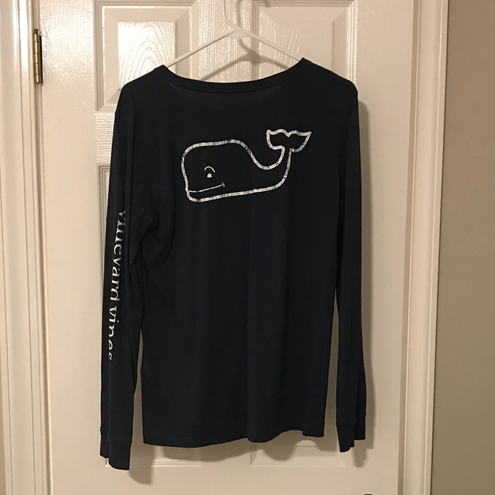 Women’s Vineyard Vines longboard sleeve tee
