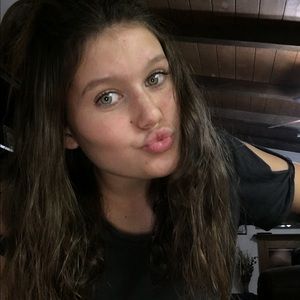 Meet your Posher, Madyson