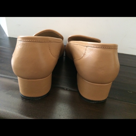 Buccheri handmade tan loafers - Picture 5 of 7