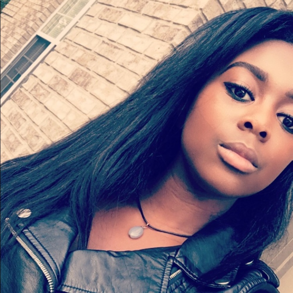 Meet your Posher, Madi