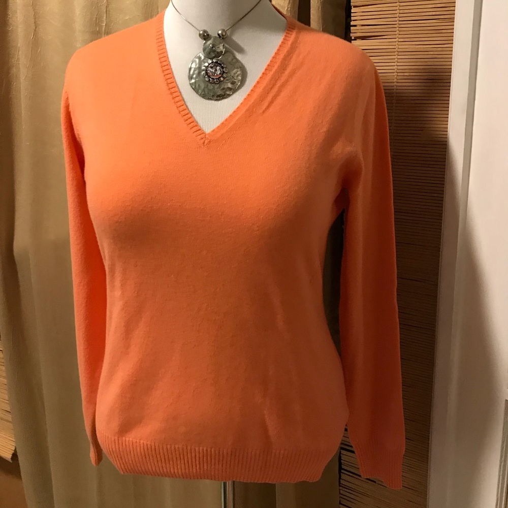 NWT LoroPiana cashmere XL v neck sweater, melon
