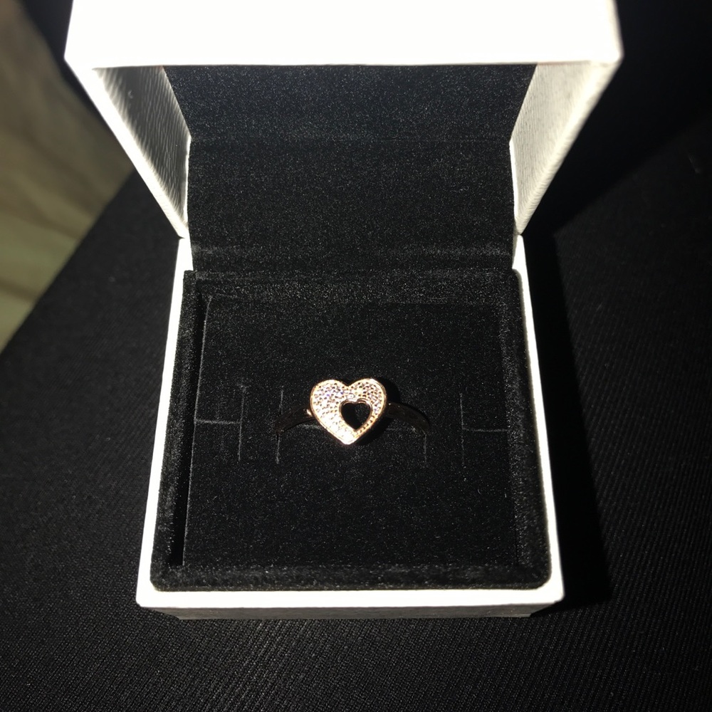 Pandora Rose gold heart ring!