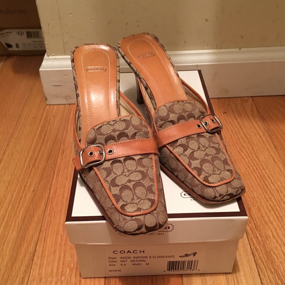 Like new coach shoes