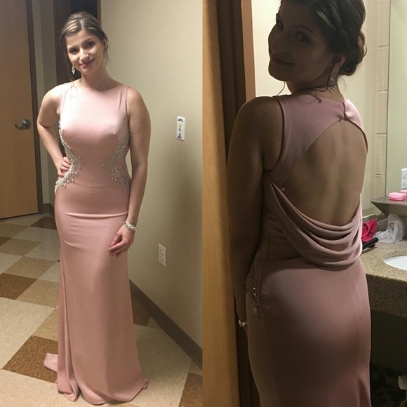 Dave & Johnny Gown 3/4 - Picture 4 of 7