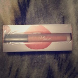 Authentic Huda Beauty Liquid Matte Lipstick