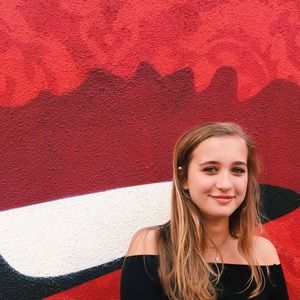 Meet your Posher, Julia