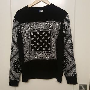 Black bandana paisley print pullover sweater