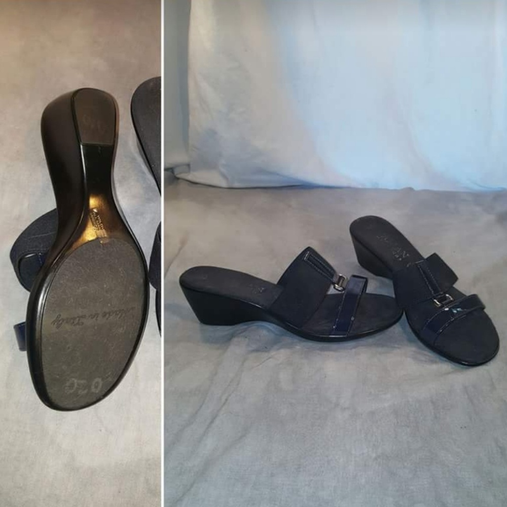 Navy blue dress heels