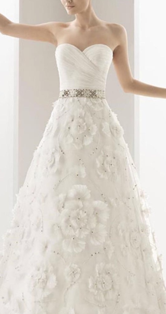 Aire Barcelona wedding gown Naipe