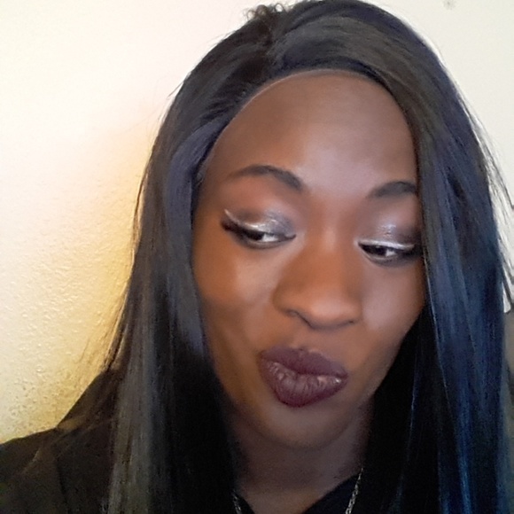 Meet your posher Latoya a.k.a CCSweets! - Picture 4 of 5