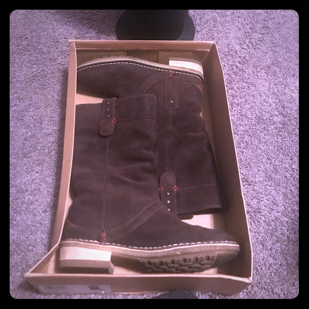 Clarks Boots. Size 9. Worn Once. - image 1