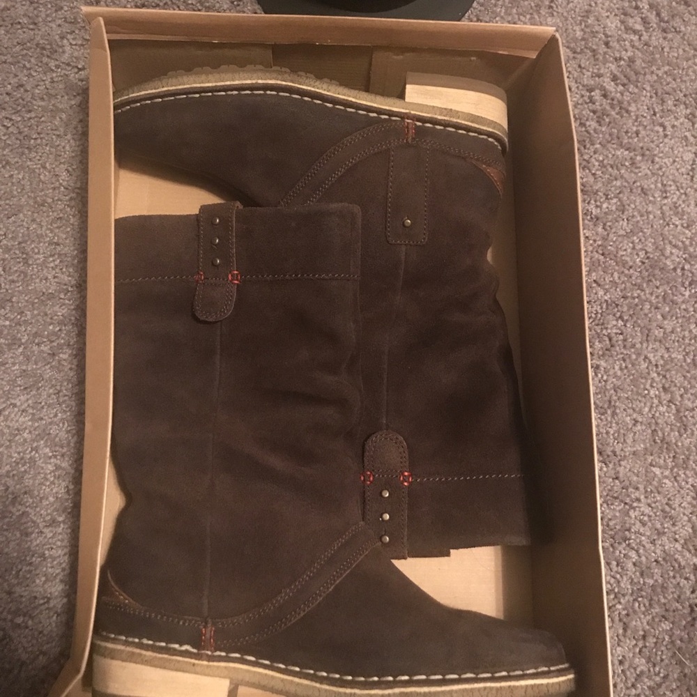Clarks Boots. Size 9. Worn Once. - image 2