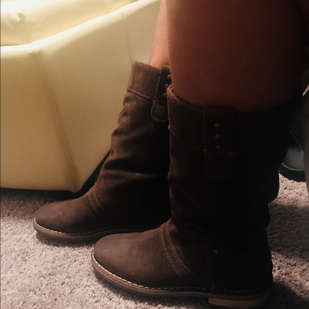 Clarks Boots. Size 9. Worn Once. - image 3