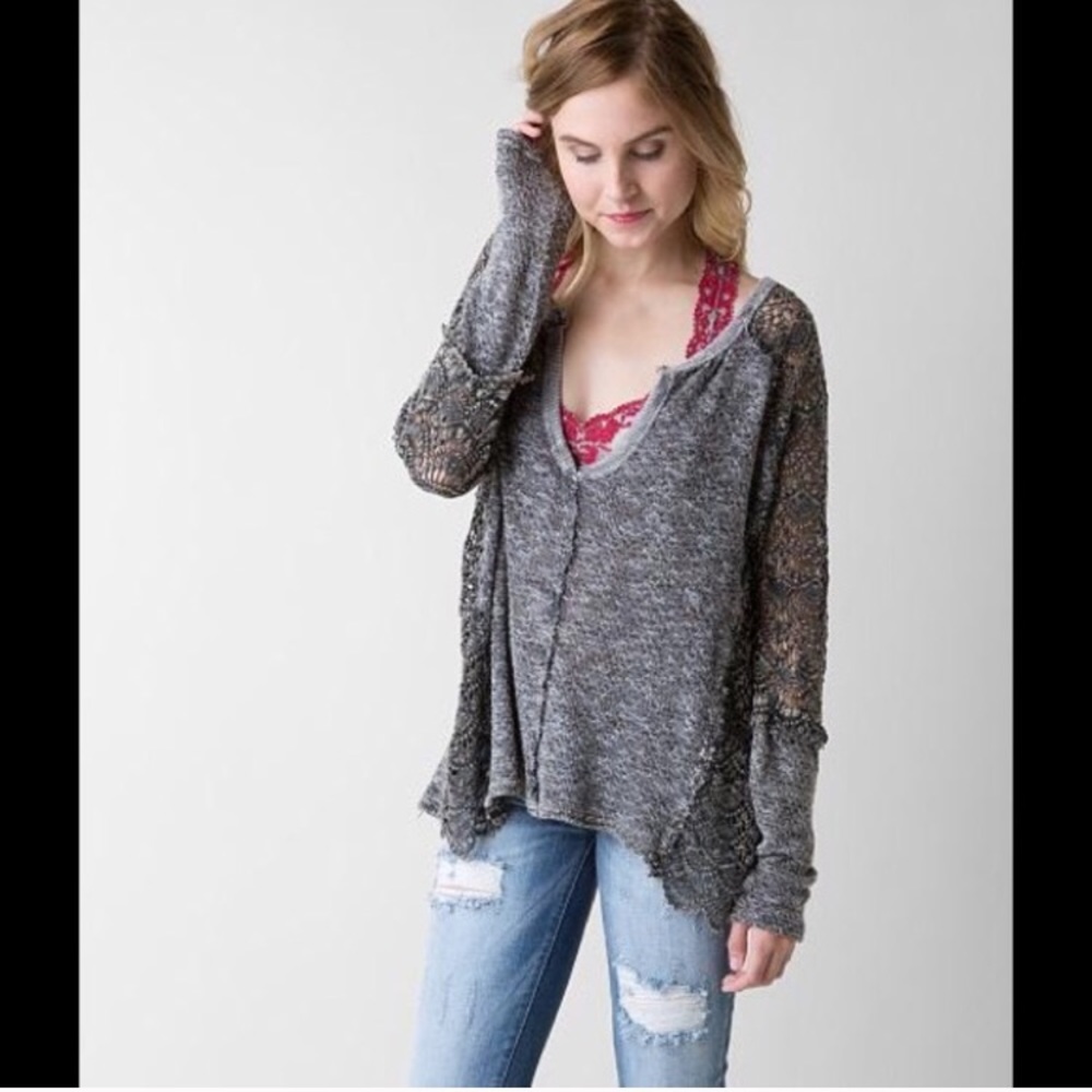Gimmicks Open Back Sweater Size Large