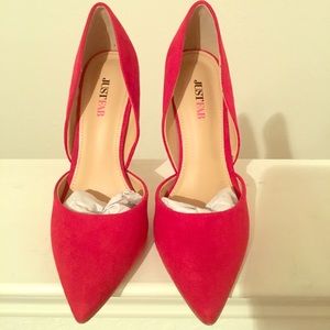 Red Ultra High Pumps