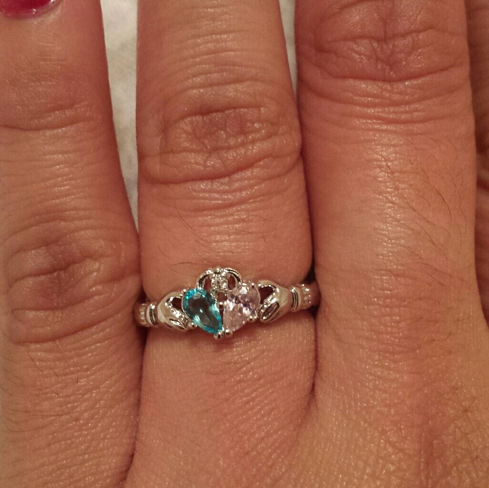 The cutest ring ever from @dellaama !