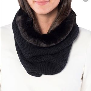 NWT WOOL BLEND COLLAR W FAUX CHINCHILLA Badgley M