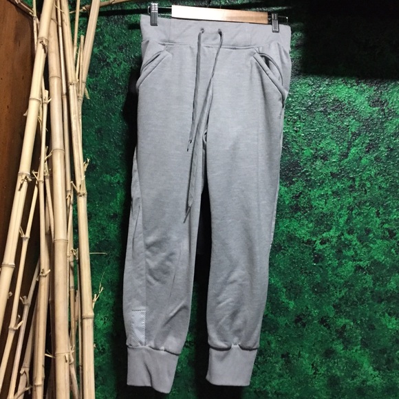 Adidas Beyond the Run jogger sweatpants - Picture 4 of 8